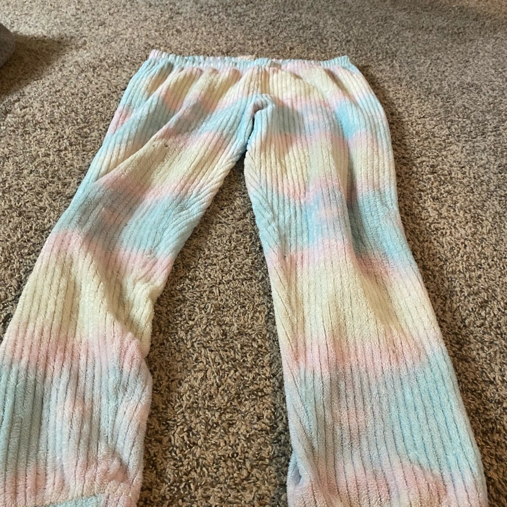 Shirts and pants xl-l and pants from 12-16 - Picture 14 of 16